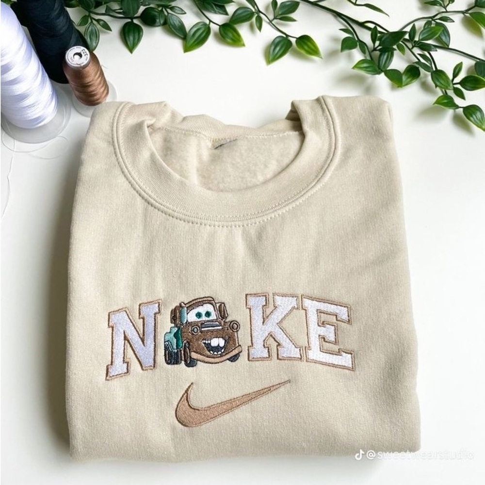 Matte Embroidered CREWNECK